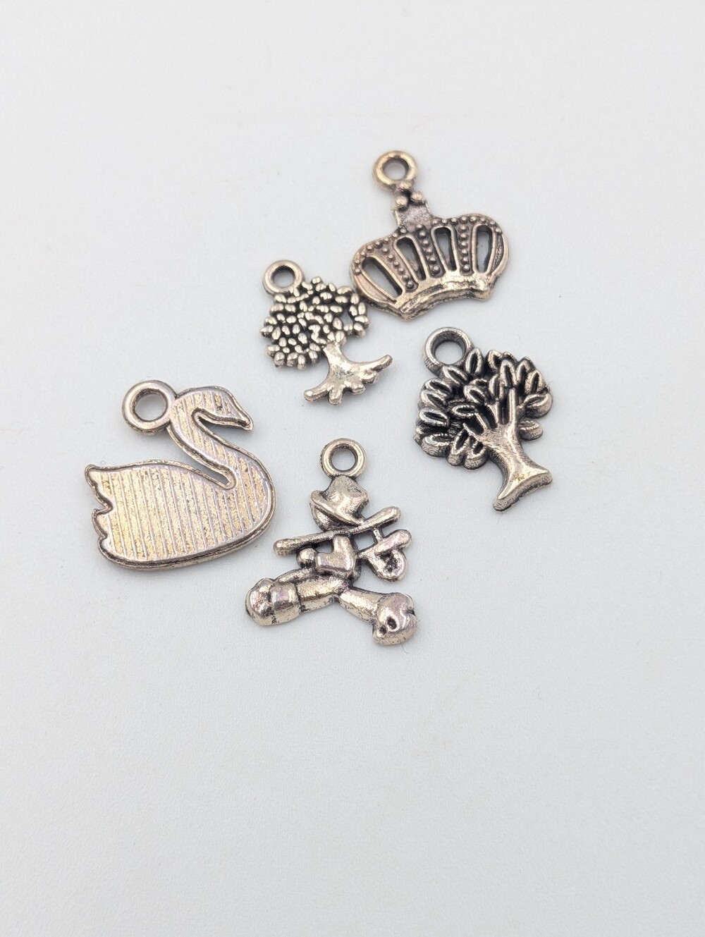 5/25$ Silver tone pendant charms for crafting / upcycling
